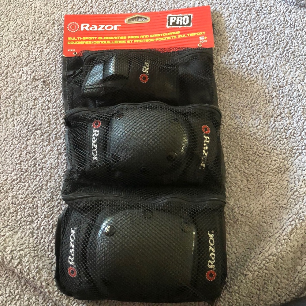 Razor Black Kids Protective Gear Set